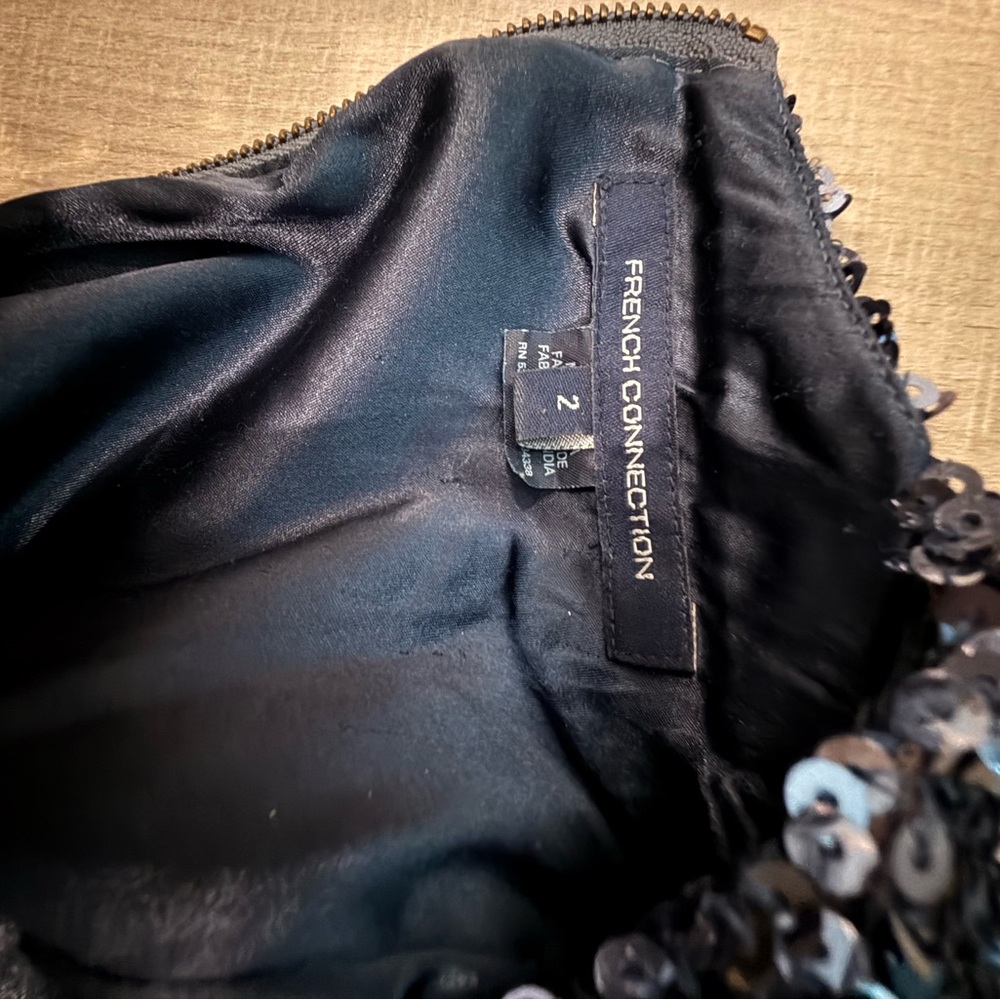 RARE French Connection Midnight Navy Sequin Mini/Collectors Piece/size 2(4) - Picture 4 of 8